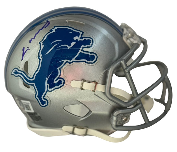 Jameson Williams Autographed Detroit Lions Mini Helmet (Beckett Witnessed)