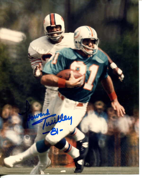 Howard Twilley Autographed 8x10 Football Photo