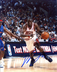 Loul Deng Autographed / Signed 8x10 Photo