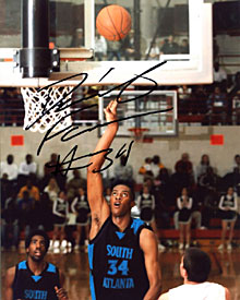 Derrick Favors Autographed / Signed Shooting 8x10 Photo