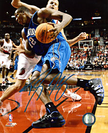 Dwight Howard Autographed / Signed Orlando Magic Basketball 8x10 Photo