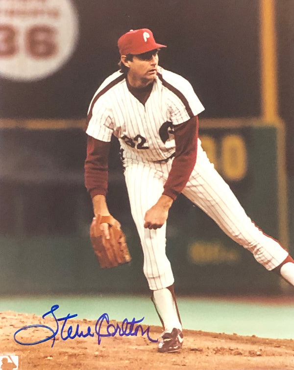 Steve Carlton Autographed 8x10 Photo