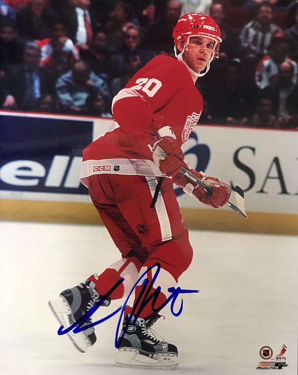 Luc Robitaille Autographed 8x10 Photo Detroit Red Wings