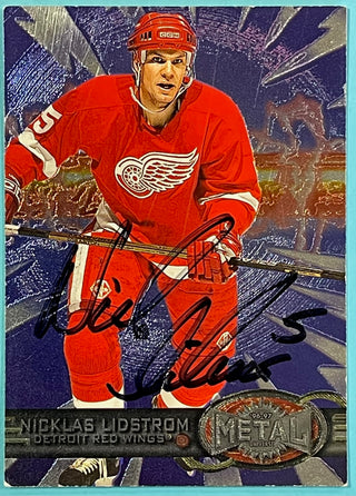 Nicklas Lidstrom Autographed 1996-97 Fleer Skybox Card #48