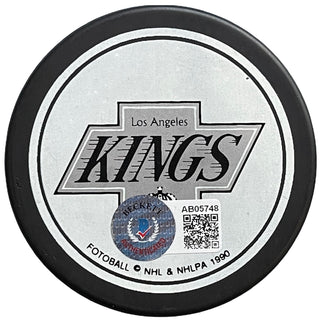 Wayne Gretzky Autographed Hockey Puck (Beckett)