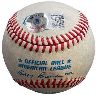 Joe DiMaggio autographed Official Major League Baseball (Beckett)