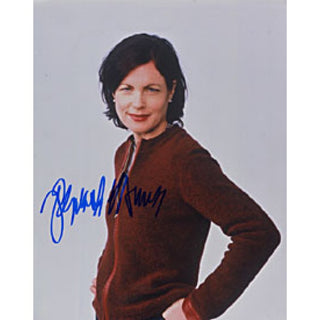 Elizabeth McGovern Autographed / Signed Celebrity 8x10 Photo