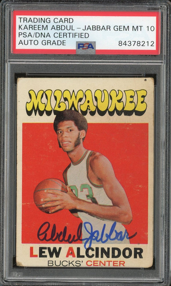 Kareem Abdul-Jabbar Autographed 1971-72 Topps Card (PSA)