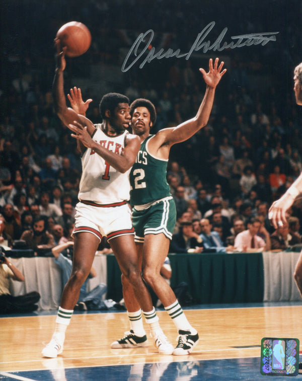 Oscar Robertson Milwaukee Bucks Autographed 8x10 Photo