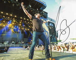 Lee Brice Autographed 8x10 Photo