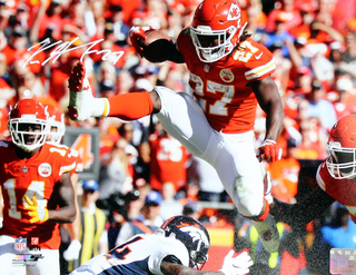 Kareem Hunt Autographed 11x14 Photo